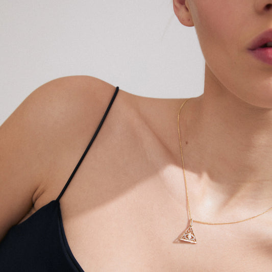 Focus Necklace - Gold Plated - White