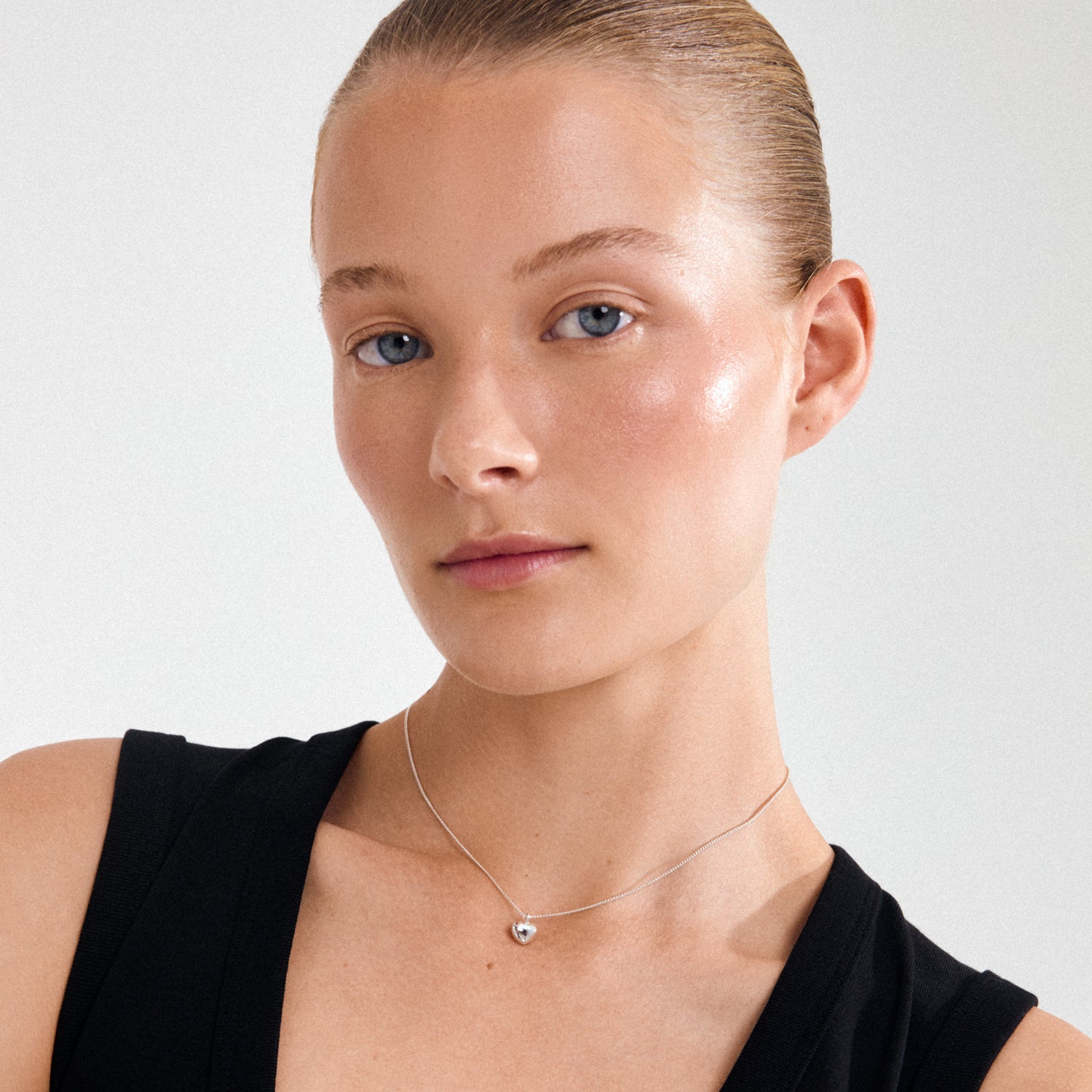 Arin Necklace - Silver Plated
