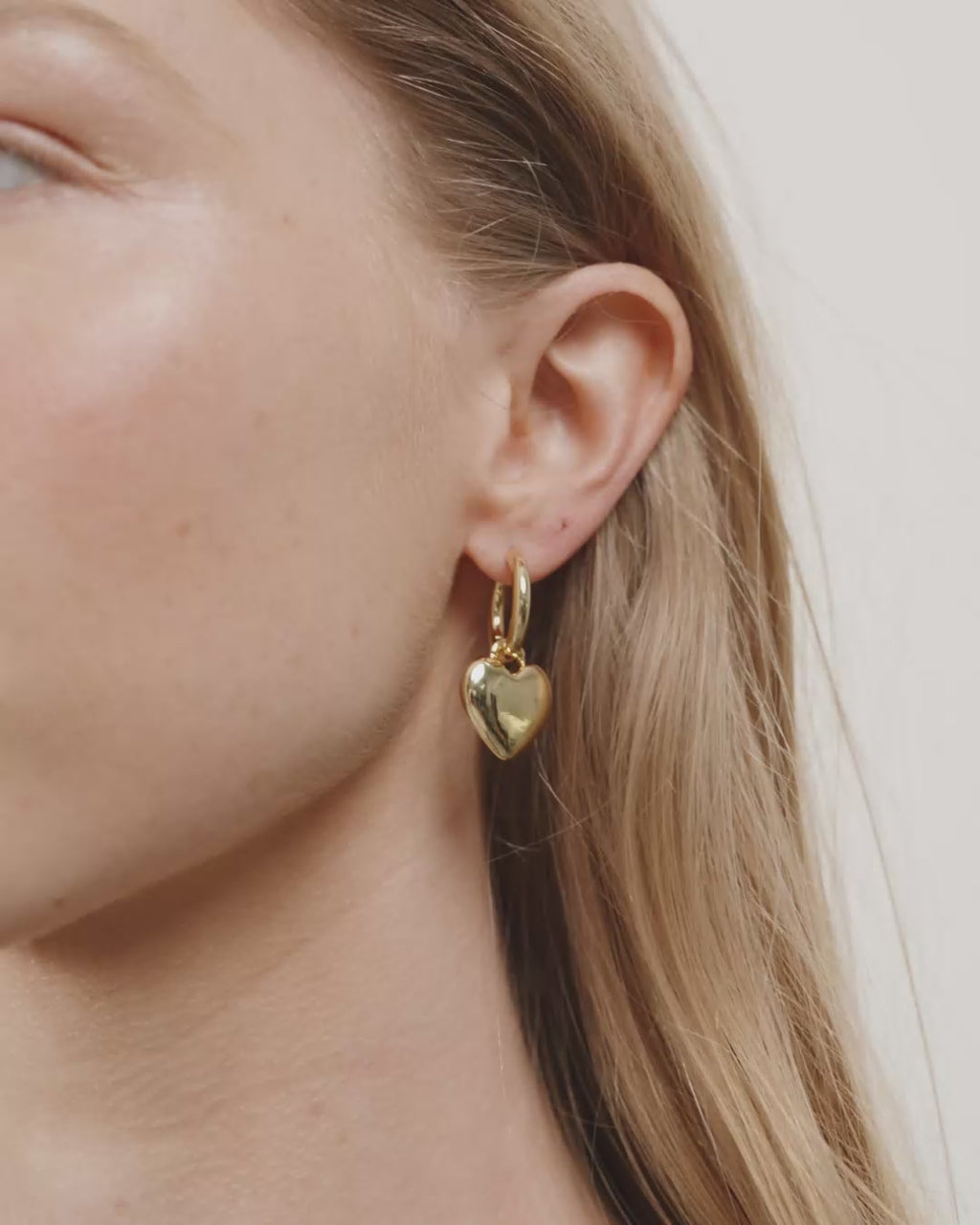 Arien Heart Earrings - Gold Plated